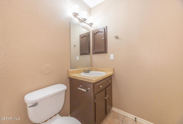 449 Valle Calido Drive, Socorro, TX 79927