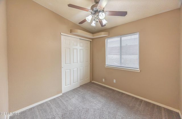 449 Valle Calido Drive, Socorro, TX 79927