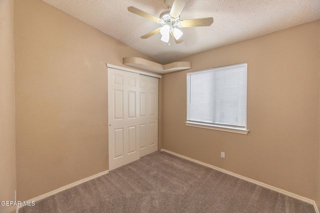 449 Valle Calido Drive, Socorro, TX 79927