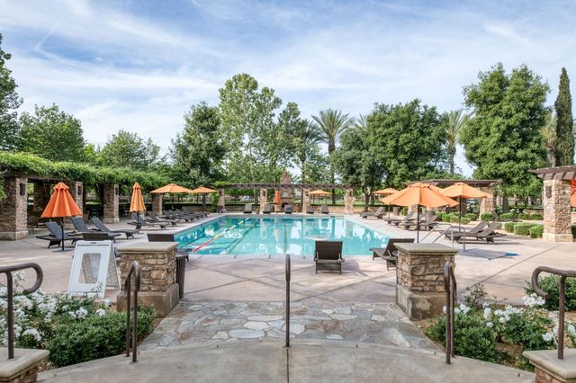 1813 N Paddington Lane, Clovis, CA 93619