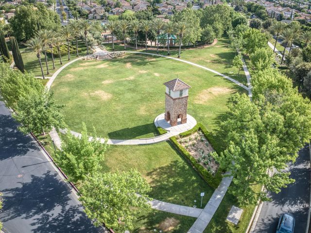 1813 N Paddington Lane, Clovis, CA 93619