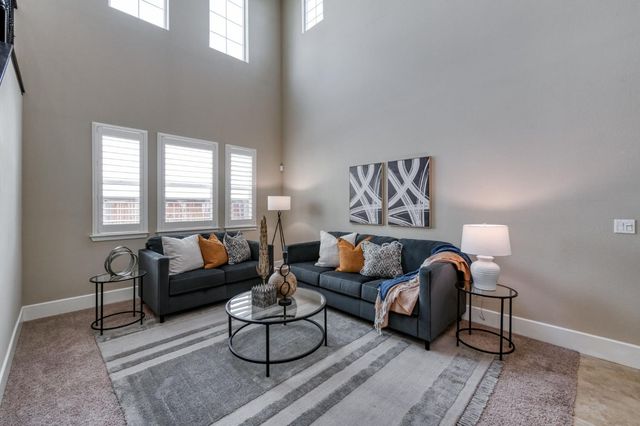 1813 N Paddington Lane, Clovis, CA 93619