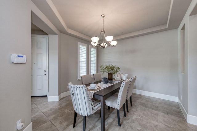 1813 N Paddington Lane, Clovis, CA 93619