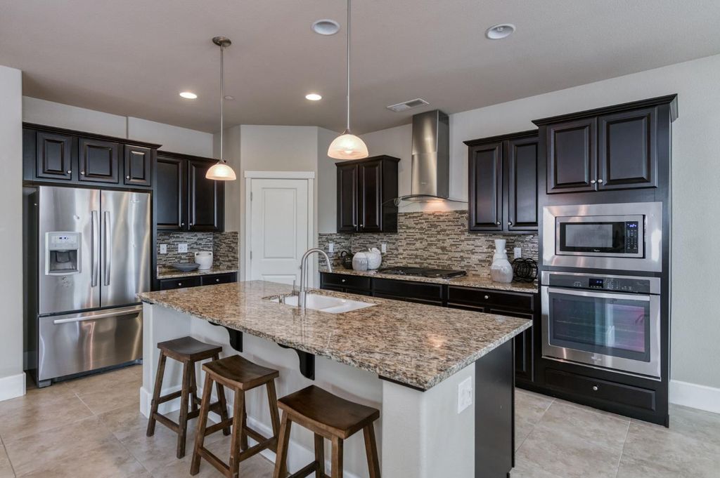 Image 17 of property listing at 1813 N Paddington Lane, Clovis, CA 93619