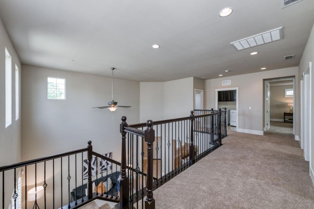 Image 19 of property listing at 1813 N Paddington Lane, Clovis, CA 93619