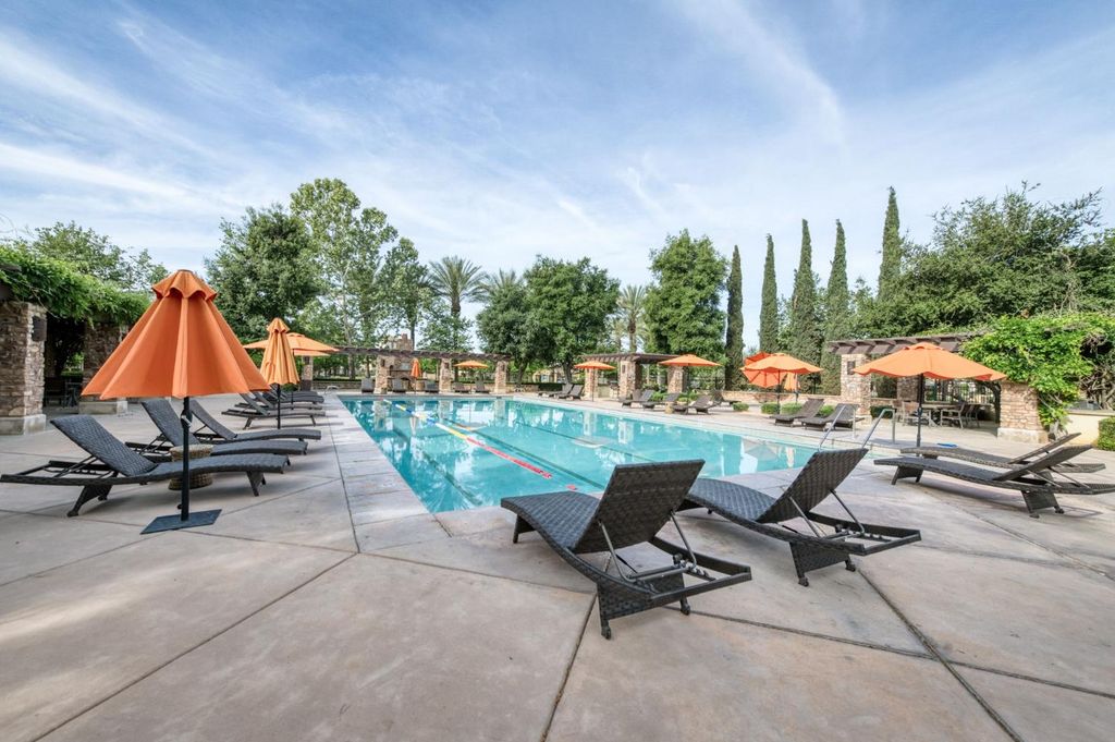 Image 33 of property listing at 1813 N Paddington Lane, Clovis, CA 93619