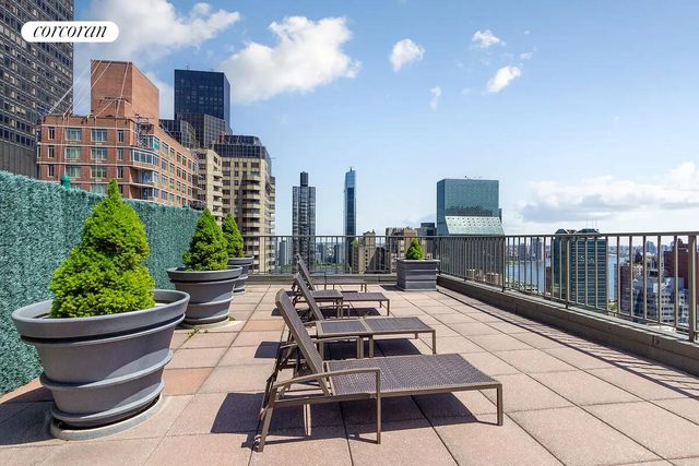212 E 47th St Apt 28D, New York City, NY 10017