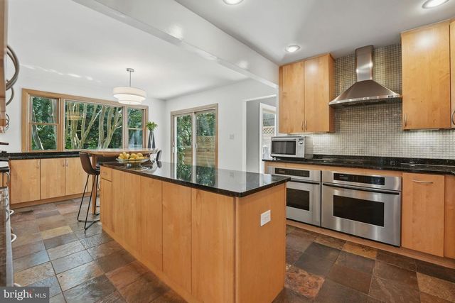 11817 BLUE SPRUCE RD, Reston, VA 20191