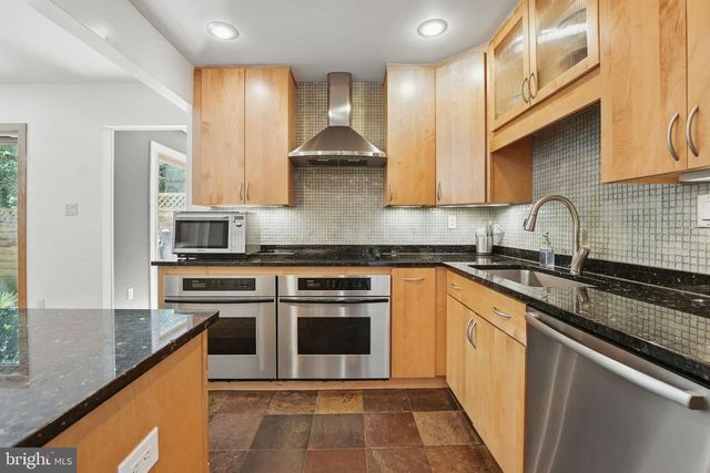 11817 BLUE SPRUCE RD, Reston, VA 20191