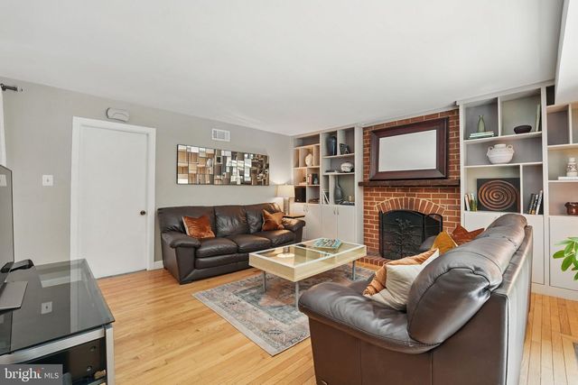 11817 BLUE SPRUCE RD, Reston, VA 20191