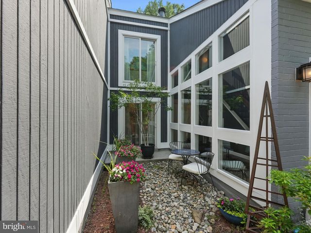 11817 BLUE SPRUCE RD, Reston, VA 20191