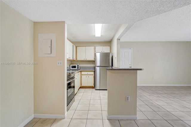 7160 NW 179th St 211, Hialeah, FL 33015