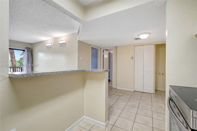 7160 NW 179th St 211, Hialeah, FL 33015
