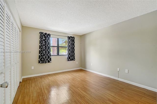 7160 NW 179th St 211, Hialeah, FL 33015