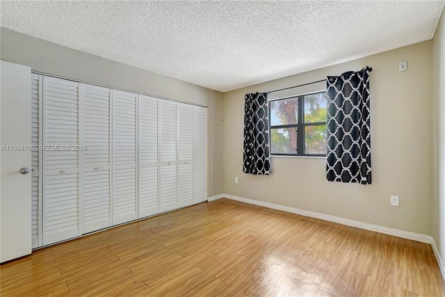 7160 NW 179th St 211, Hialeah, FL 33015