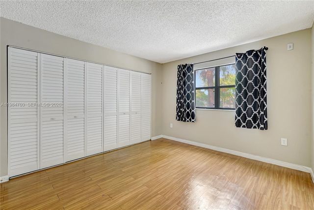 7160 NW 179th St 211, Hialeah, FL 33015