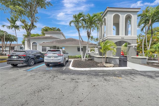 7160 NW 179th St 211, Hialeah, FL 33015