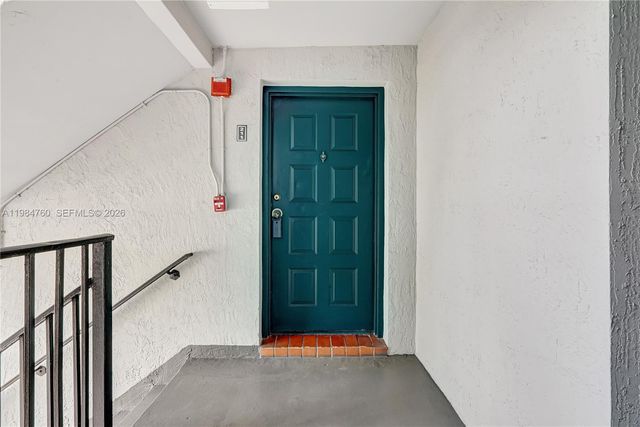 7160 NW 179th St 211, Hialeah, FL 33015