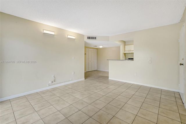 7160 NW 179th St 211, Hialeah, FL 33015