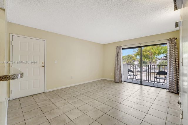 7160 NW 179th St 211, Hialeah, FL 33015