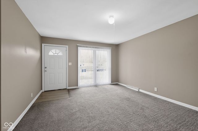 2118 Newcomer Lane, Beech Grove, IN 46107