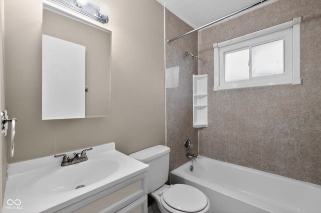 2118 Newcomer Lane, Beech Grove, IN 46107