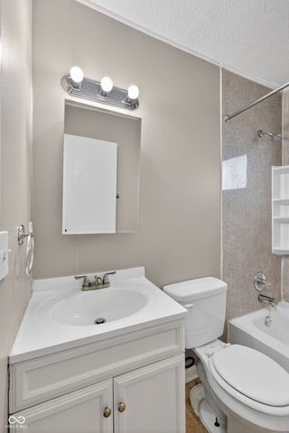 2118 Newcomer Lane, Beech Grove, IN 46107