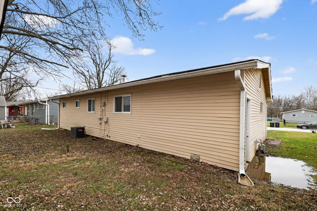 2118 Newcomer Lane, Beech Grove, IN 46107