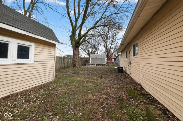 2118 Newcomer Lane, Beech Grove, IN 46107