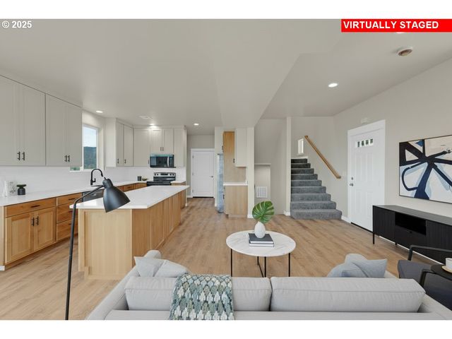 845 FOREST HEIGHTS St, Sutherlin, OR 97479