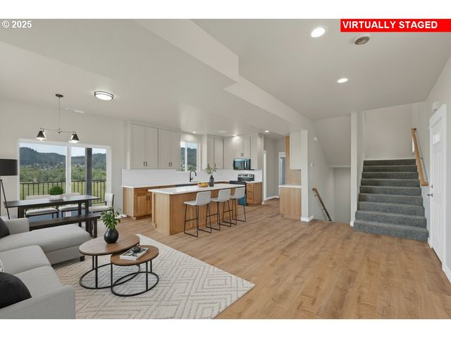 845 FOREST HEIGHTS St, Sutherlin, OR 97479