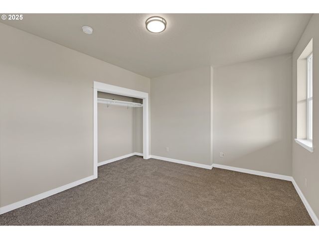 845 FOREST HEIGHTS St, Sutherlin, OR 97479