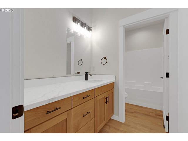 845 FOREST HEIGHTS St, Sutherlin, OR 97479