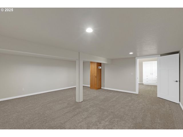 845 FOREST HEIGHTS St, Sutherlin, OR 97479