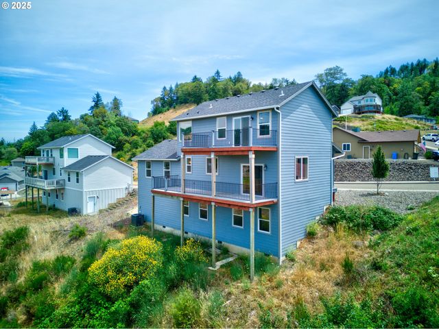 845 FOREST HEIGHTS St, Sutherlin, OR 97479