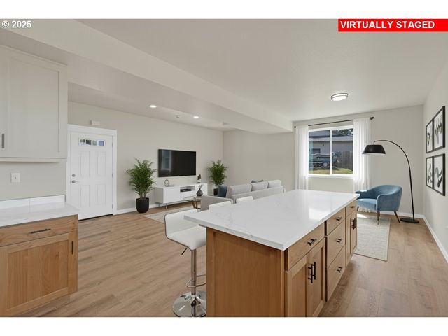 845 FOREST HEIGHTS St, Sutherlin, OR 97479