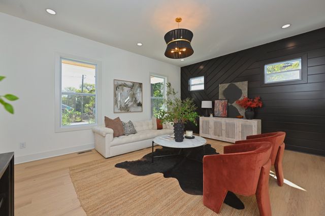 1212 Stockell St, Nashville, TN 37207