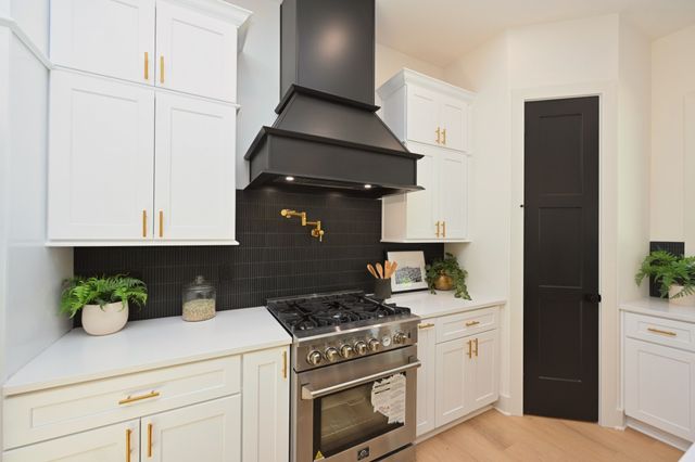 1212 Stockell St, Nashville, TN 37207