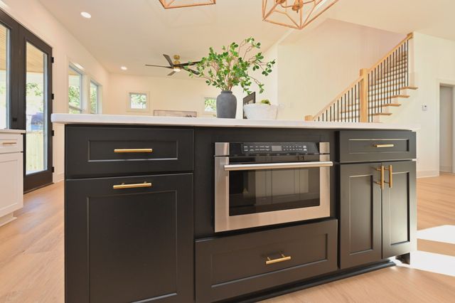 1212 Stockell St, Nashville, TN 37207