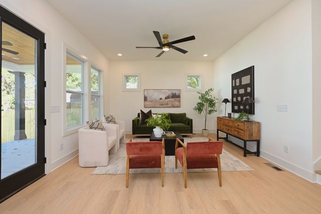 1212 Stockell St, Nashville, TN 37207