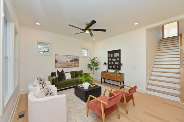 1212 Stockell St, Nashville, TN 37207