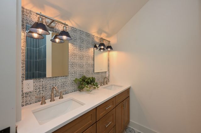 1212 Stockell St, Nashville, TN 37207