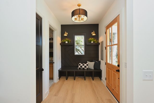 1212 Stockell St, Nashville, TN 37207