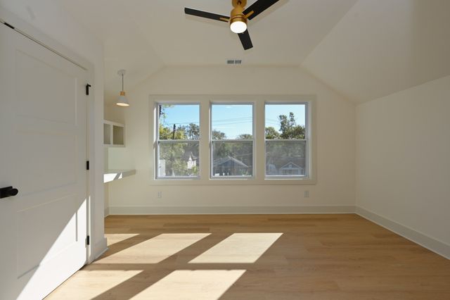 1212 Stockell St, Nashville, TN 37207