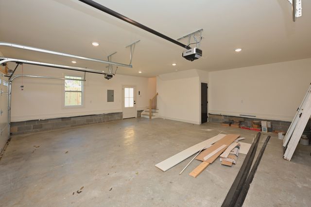 1212 Stockell St, Nashville, TN 37207