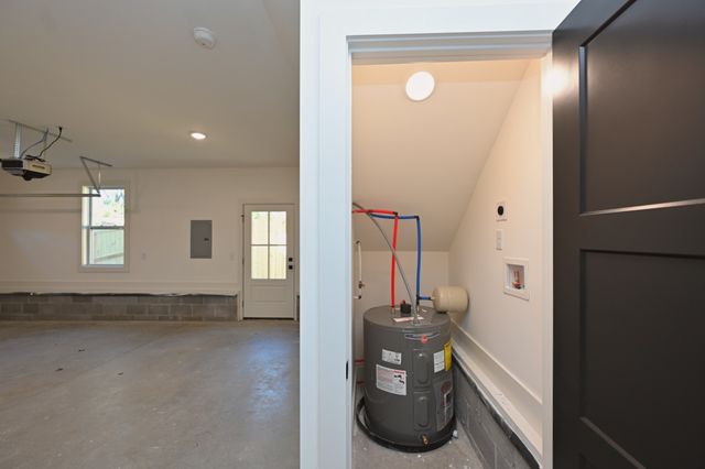 1212 Stockell St, Nashville, TN 37207