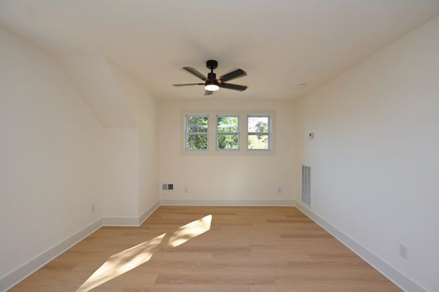 1212 Stockell St, Nashville, TN 37207