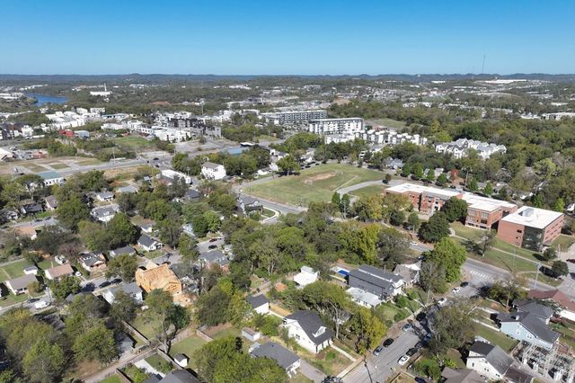 1212 Stockell St, Nashville, TN 37207