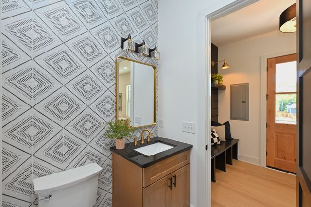 1212 Stockell St, Nashville, TN 37207