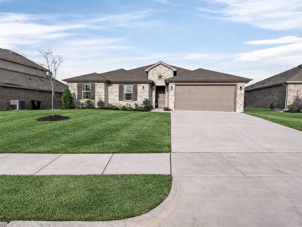 805 Alexandria Lane, Joshua, TX 76058 — exterior